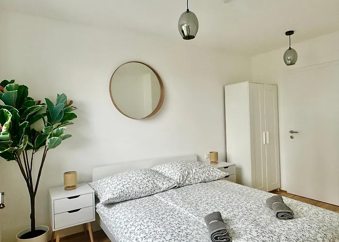 Brand New With Balcony & Free Parking Apartamento