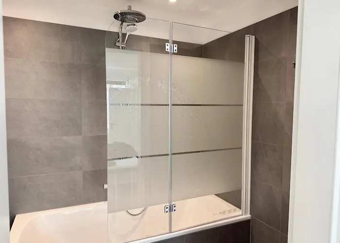 Brand New With Balcony & Free Parking Viena