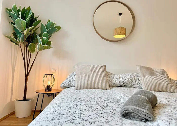 Brand New With Balcony & Free Parking Viena