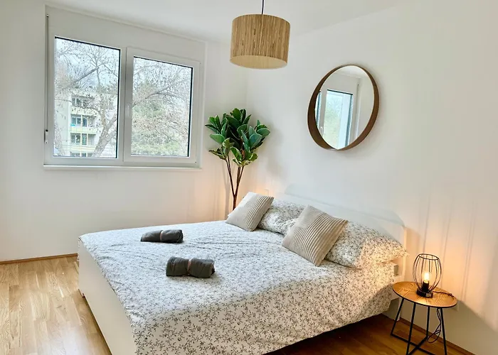 Brand New With Balcony & Free Parking Apartamento Viena