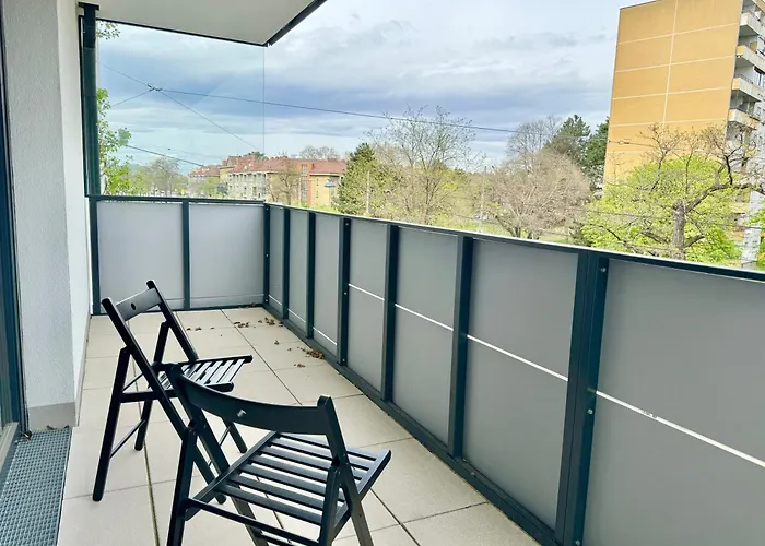 Brand New With Balcony & Free Parking Viena