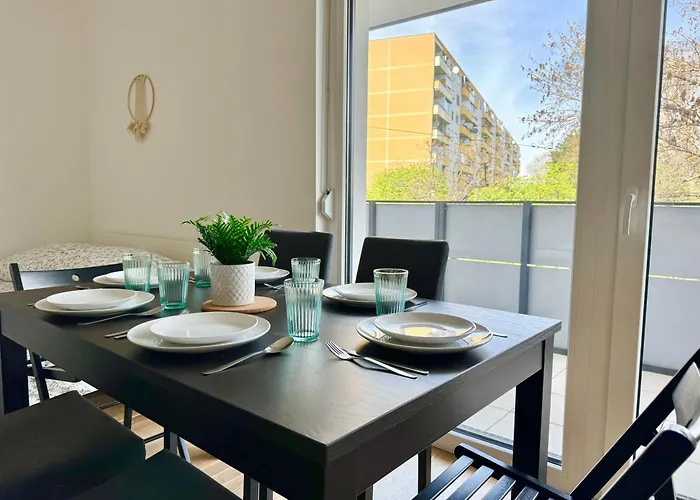 Brand New With Balcony & Free Parking Apartamento
